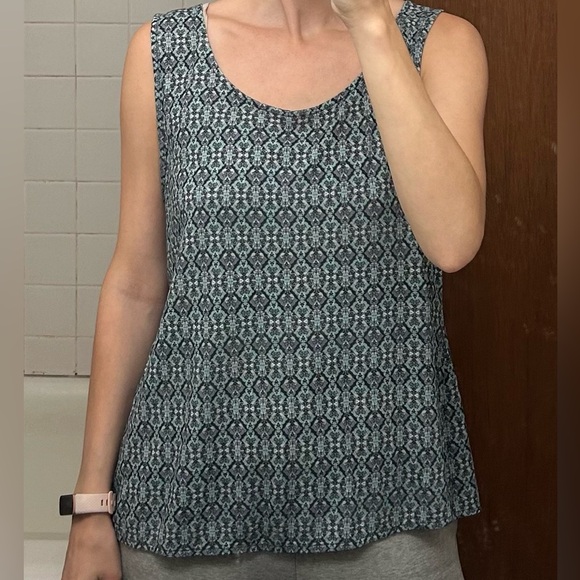 Manguun patterned flowy sleeveless top - Picture 6 of 8
